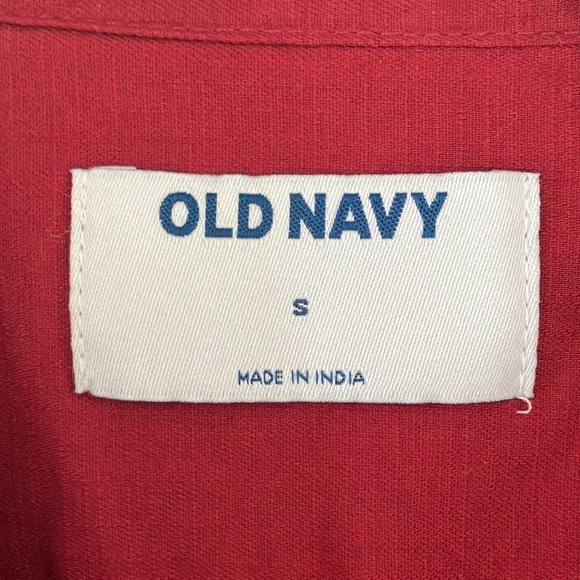 NWT Men’s Old Navy Hawaiian Red Floral Button Down Short Sleeve Shirt - Picture 4 of 6